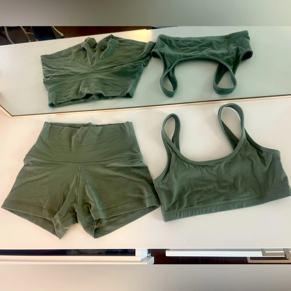 ARITZIA activewear set - Picture 1 of 3